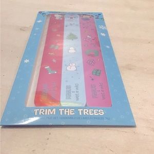 Wet n Wild x Peanuts Trim The Trees Nail File Set New In Box